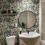 Newly Renovated Aparment - - Pets Welcome *