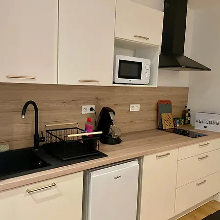Newly Renovated Aparment - - Pets Welcome Apartamento